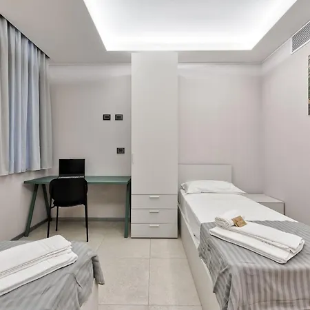La Casa Di Malu Apart : Artistic Flats Apartment